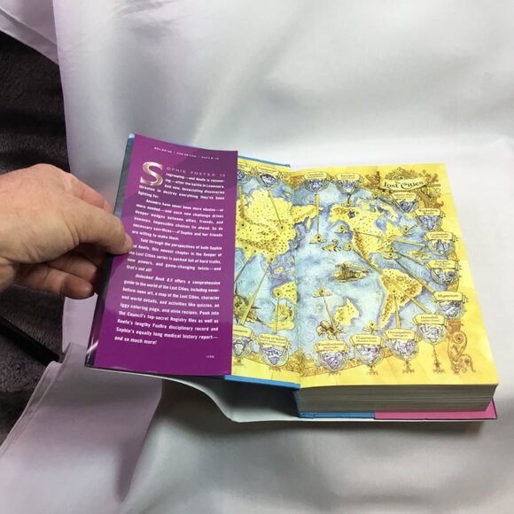 Unlocked Book 8.5 (Keeper of the Lost Cities) - Paperback - VERY GOOD - Picture 6 of 12